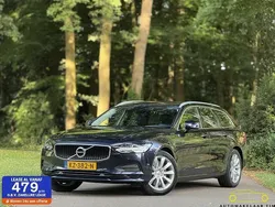 Blauw, metallic lak Gebruikt 2017 Volvo V90 Momentum Stationwagen | € 29.900 (Eerlijke prijs)