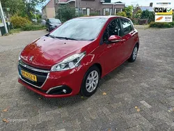Rood Gebruikt 2018 Peugeot 208 Hatchback | € 6.750 (Eerlijke prijs)