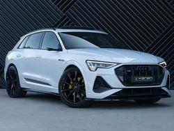 Wit, metallic lak Gebruikt 2020 Audi e-tron S-Line SUV | € 39.900
