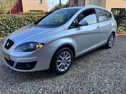 Grijs Gebruikt 2013 Seat Altea XL MPV | € 4.775 (Eerlijke prijs)