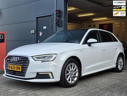 Wit, metallic lak Gebruikt 2017 Audi A3 Sportback e-tron Proline Hatchback | € 17.940 (Eerlijke prijs)