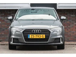 Grijs, metallic lak Gebruikt 2018 Audi A3 Sportback Hatchback | € 22.900 (Eerlijke prijs)