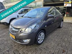 Grijs, metallic lak Gebruikt 2015 Opel Karl Edition Hatchback | € 8.250 (Eerlijke prijs)