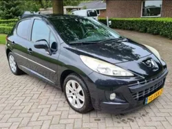 Zwart Gebruikt 2011 Peugeot 207 Allure Hatchback | € 2.600 (Goede deal)