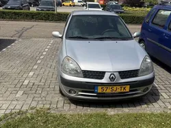 Grijs Gebruikt 2006 Renault Clio II Hatchback | € 950 (Eerlijke prijs)