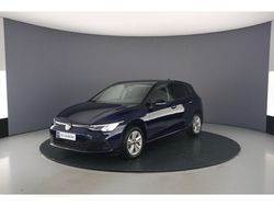 Atlantic blue Gebruikt 2023 VW Golf VIII Business Hatchback | € 29.900 (Eerlijke prijs)