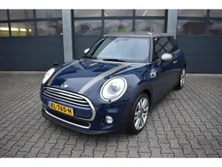 Blauw, metallic lak Gebruikt 2016 Mini Cooper Seven Hatchback | € 14.835 (Eerlijke prijs)