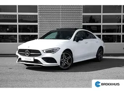 Wit Gebruikt 2023 Mercedes CLA250e AMG line Sedan | € 41.095 (Eerlijke prijs)