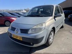 Grijs Gebruikt 2004 Renault Scénic II MPV | € 1.550 (Eerlijke prijs)