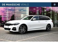 Wit Gebruikt 2022 BMW 330 Comfort Edition Stationwagen | € 41.250 (Eerlijke prijs)