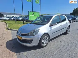 Grijs Gebruikt 2006 Renault Clio II Dynamique Hatchback | € 2.999 (Eerlijke prijs)