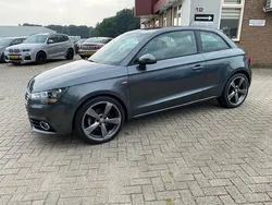 Grijs Gebruikt 2011 Audi A1 Ambition Hatchback | € 6.950 (Duur)