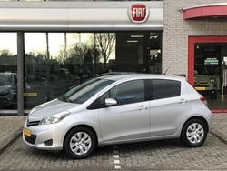 Grijs Gebruikt 2012 Toyota Yaris Hatchback | € 8.450 (Eerlijke prijs)