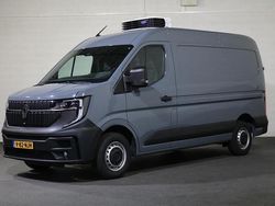 Grijs (metallic) Gebruikt 2024 Renault Master | € 51.950