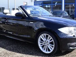 Zwart, metallic lak Gebruikt 2008 BMW 120 Cabriolet Advantage Cabriolet | € 10.950 (Duur)