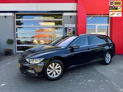Zwart Gebruikt 2020 VW Passat Comfortline Stationwagen | € 18.950 (Goede deal)