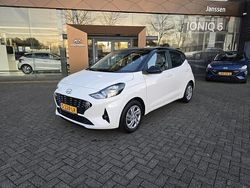 Wit Gebruikt 2023 Hyundai i10 Comfort Hatchback | € 15.450 (Eerlijke prijs)