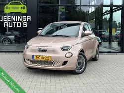 Grijs, metallic lak Gebruikt 2023 Fiat 500e Hatchback | € 22.900 (Eerlijke prijs)
