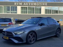 Grijs Gebruikt 2023 Mercedes A200 AMG line Hatchback | € 35.940 (Duur)