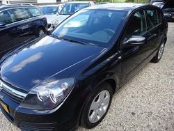 Zwart Gebruikt 2005 Opel Astra Edition Hatchback | € 2.495 (Eerlijke prijs)