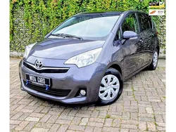 Grijs Gebruikt 2012 Toyota Verso-S MPV | € 9.999 (Goede deal)