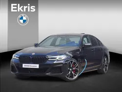 M carbonschwarz Gebruikt 2021 BMW 545e Comfort Edition Sedan | € 44.900 (Eerlijke prijs)