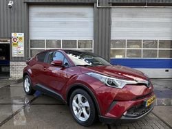 Rood (metallic) Gebruikt 2019 Toyota C-HR Active SUV | € 17.800 (Goede deal)