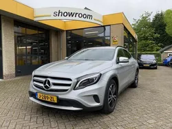 Grijs, metallic lak Gebruikt 2015 Mercedes GLA200 Ambition SUV | € 18.995 (Eerlijke prijs)