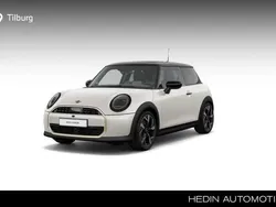 Wit Nieuw 2024 Mini Cooper Favoured Hatchback | € 41.794 (Eerlijke prijs)