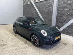 Groen Gebruikt 2023 Mini John Cooper Works Classic Hatchback | € 39.700 (Duur)