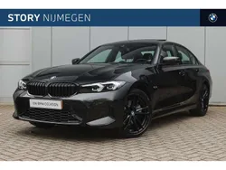 Zwart, metallic lak Gebruikt 2023 BMW 330 Executive Sedan | € 44.950 (Eerlijke prijs)