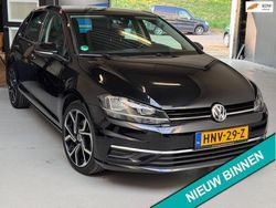Zwart Gebruikt 2019 VW Golf VII Highline Hatchback | € 15.950 (Goede deal)
