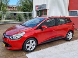 Rood Gebruikt 2014 Renault Clio GrandTour Expression Stationwagen | € 8.750 (Goede deal)