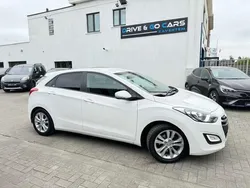 Wit Gebruikt 2014 Hyundai i30 Sedan | € 6.950 (Iets duurder)