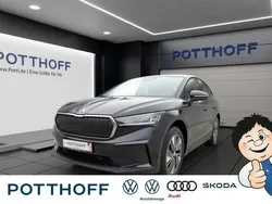 Zwart Gebruikt 2022 Skoda Enyaq iV Loft SUV | € 29.571 (Iets duurder)