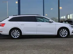 Wit Gebruikt 2020 Skoda Superb Business Line Stationwagen | € 22.900 (Eerlijke prijs)