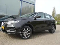 Zwart Gebruikt 2021 Nissan Qashqai Visia SUV | € 22.645 (Eerlijke prijs)