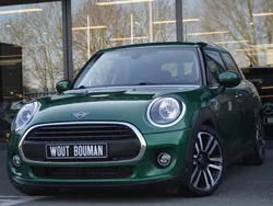 Groen, metallic lak Gebruikt 2020 Mini ONE Hatchback | € 17.900 (Eerlijke prijs)