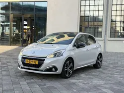 Wit Gebruikt 2015 Peugeot 208 Hatchback | € 9.250 (Eerlijke prijs)