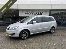 Grijs Gebruikt 2011 Opel Zafira Edition MPV | € 3.919