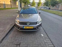 Bruin Gebruikt 2012 VW Passat Highline Sedan | € 6.500 (Eerlijke prijs)