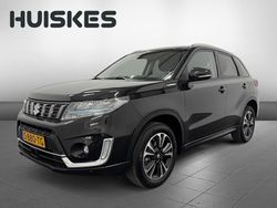 Zwart Gebruikt 2023 Suzuki Vitara Style SUV | € 28.450 (Eerlijke prijs)