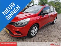 Rood Gebruikt 2017 Renault Clio GrandTour Life Stationwagen | € 8.450 (Eerlijke prijs)