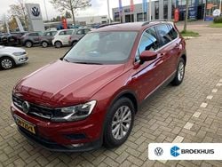 Rood Gebruikt 2018 VW Tiguan Comfortline SUV | € 18.950 (Goede deal)