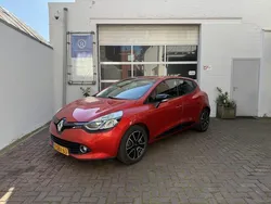 Rood Gebruikt 2013 Renault Clio IV Expression Hatchback | € 6.745 (Eerlijke prijs)