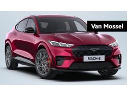 Rood Nieuw 2025 Ford Mustang Mach-E GT SUV | € 67.400