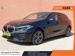 Zwart, metallic lak Gebruikt 2023 BMW 118 Basis Hatchback | € 25.890 (Super prijs)