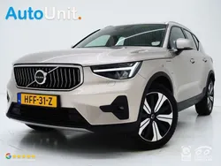 Goud, metallic lak Gebruikt 2022 Volvo XC40 Ultimate SUV | € 35.840 (Eerlijke prijs)