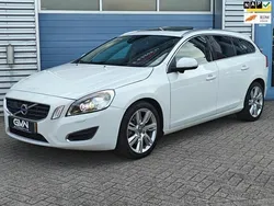 Wit, metallic lak Gebruikt 2011 Volvo V60 Summum Stationwagen | € 11.950 (Iets duurder)