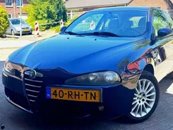 Blauw Gebruikt 2005 Alfa Romeo 147 Distinctive Hatchback | € 1.500 (Duur)